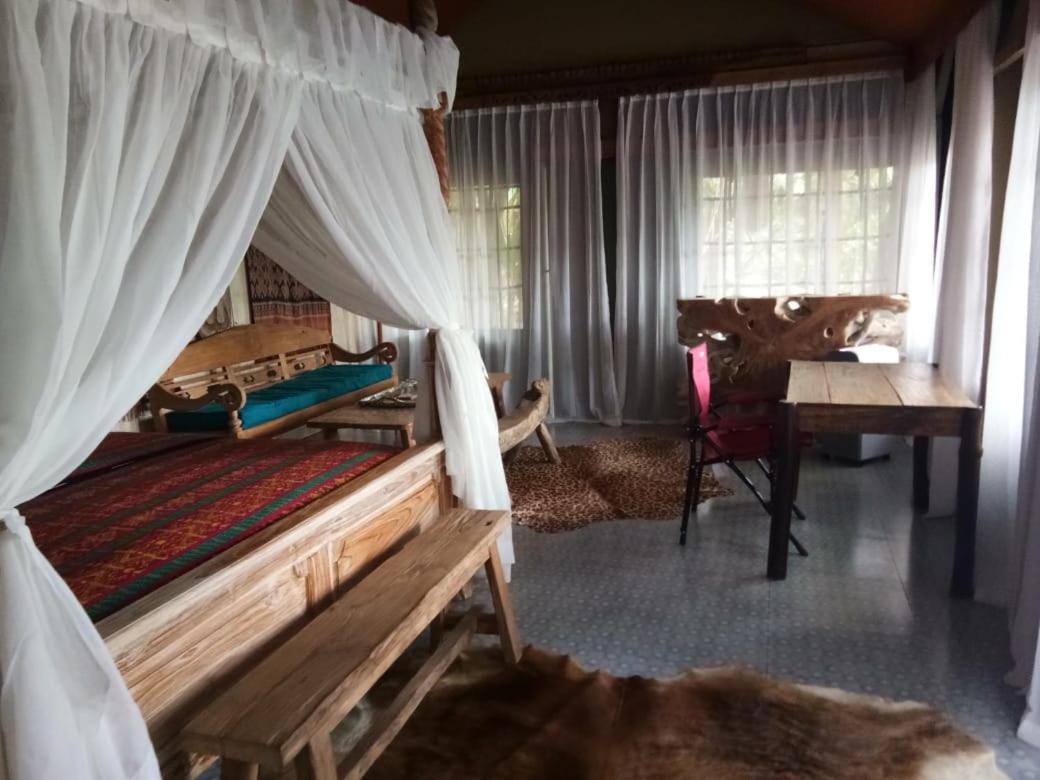 Sang Giri Mountain Tent Resort By Ahm Джатілувіг Екстер'єр фото