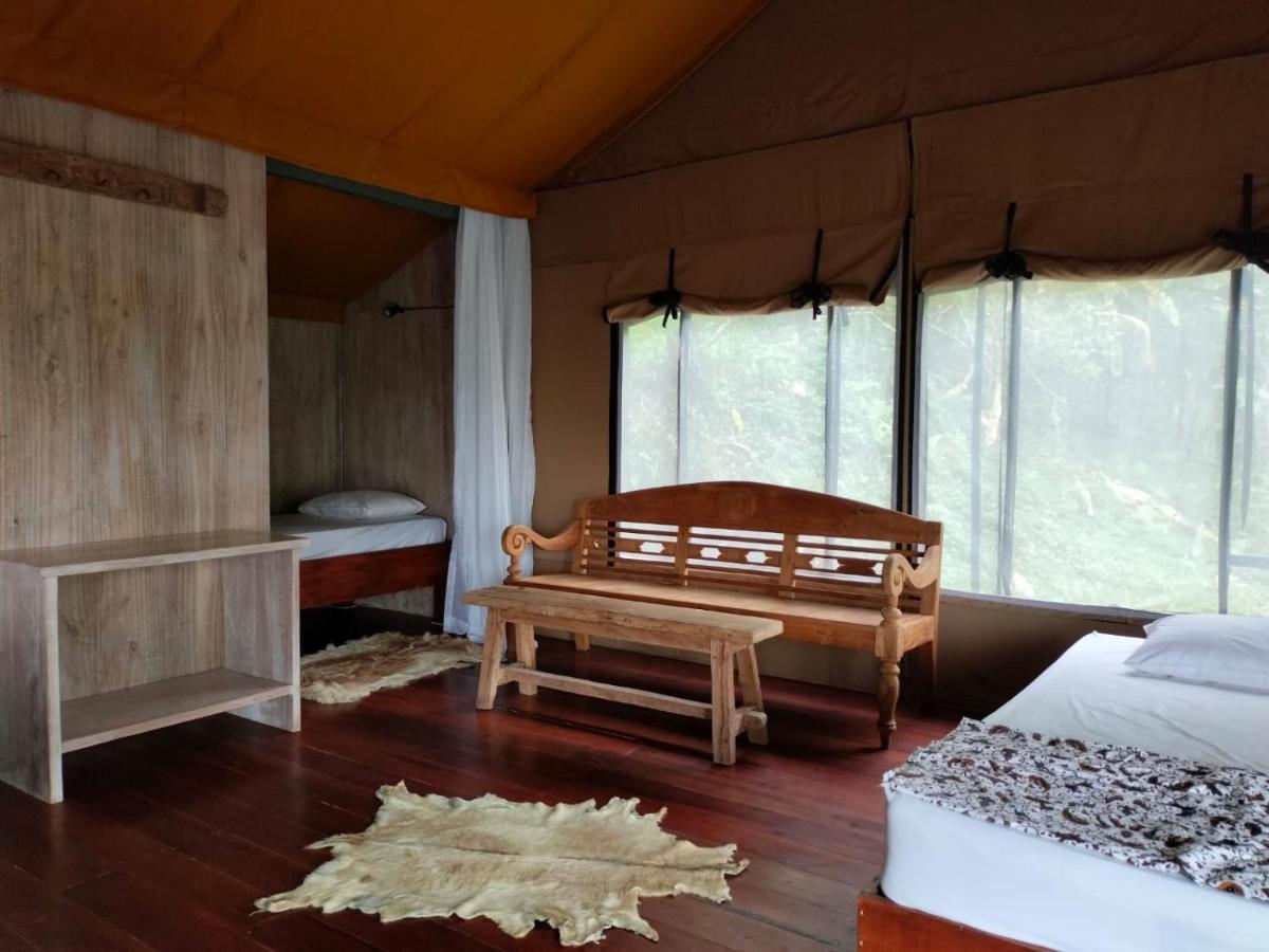 Sang Giri Mountain Tent Resort By Ahm Джатілувіг Екстер'єр фото