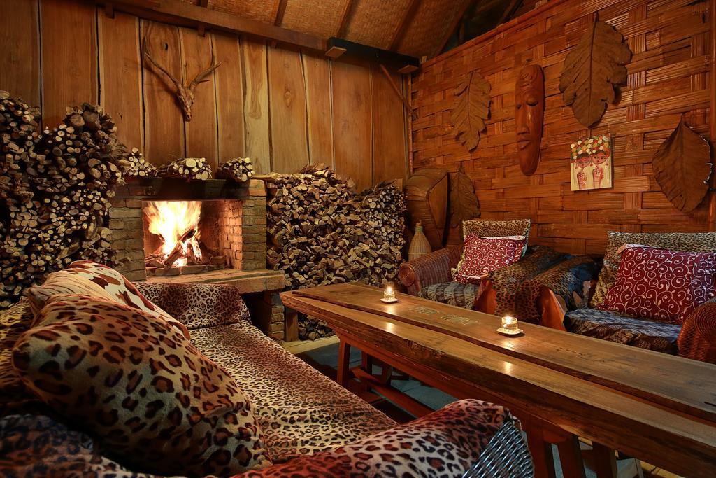 Sang Giri Mountain Tent Resort By Ahm Джатілувіг Екстер'єр фото
